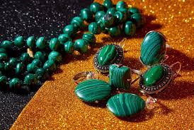 bijoux en pierre de malachite